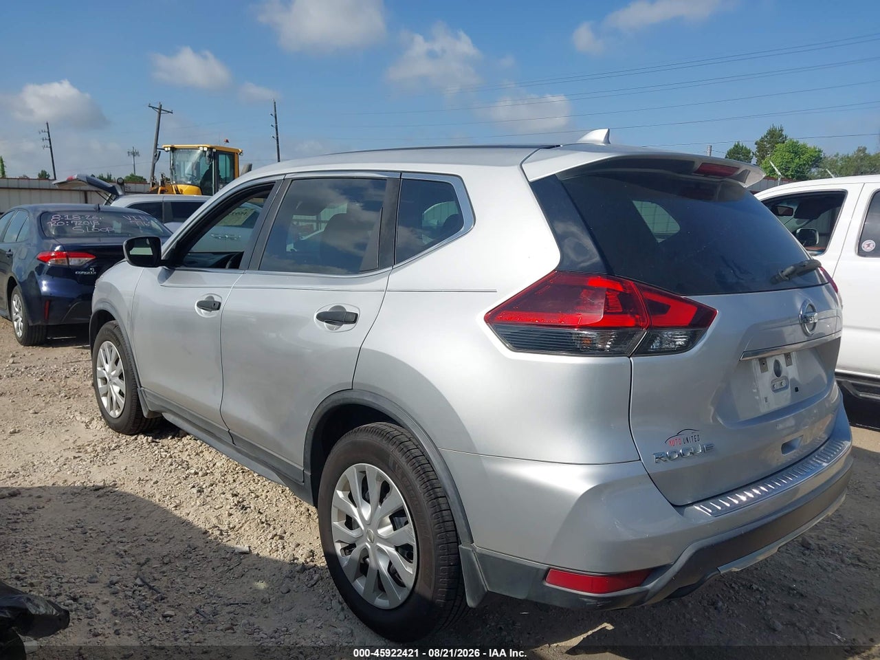 2018 NISSAN ROGUE S · 3/11
