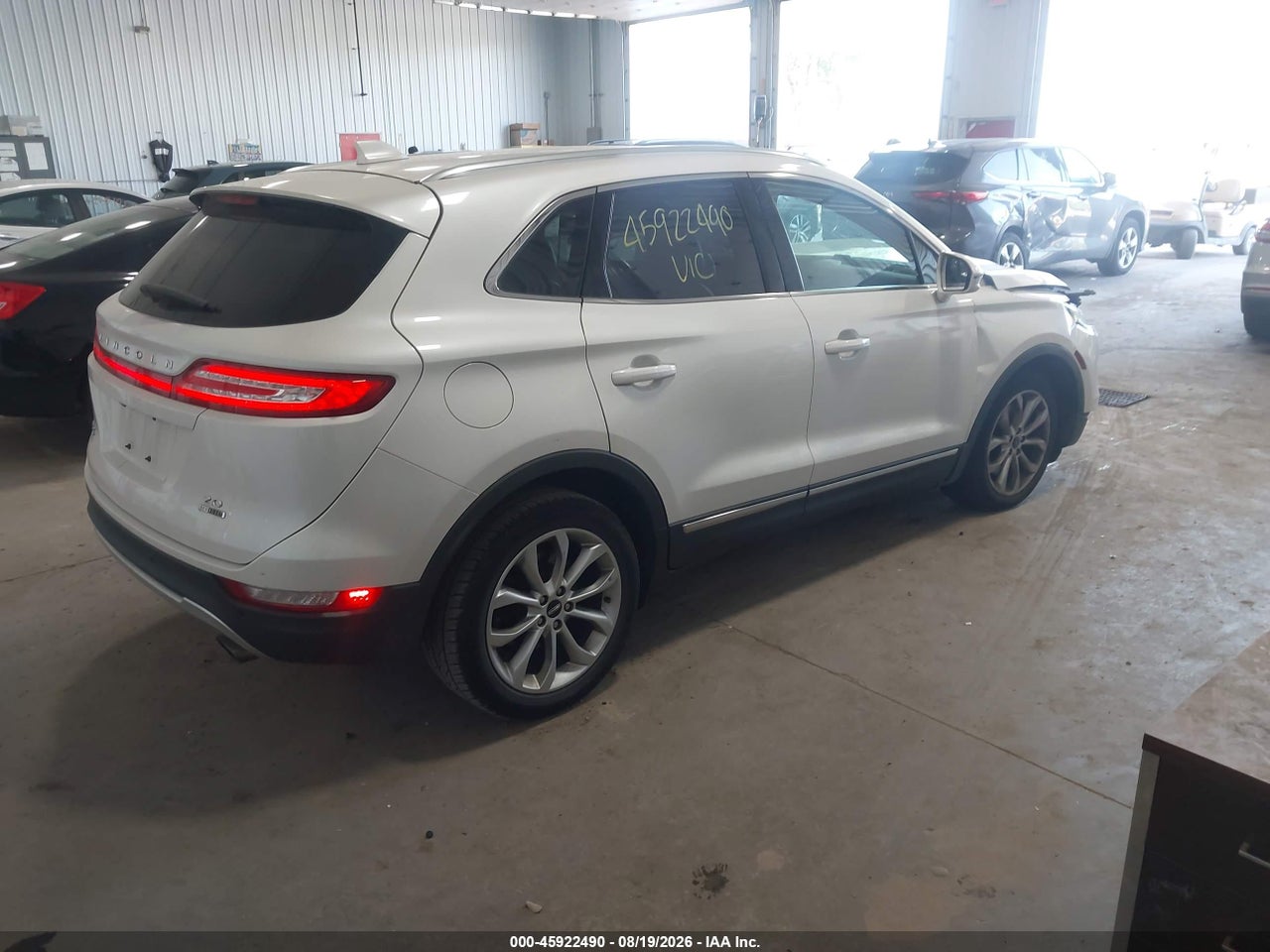 2015 LINCOLN MKC · 4/11