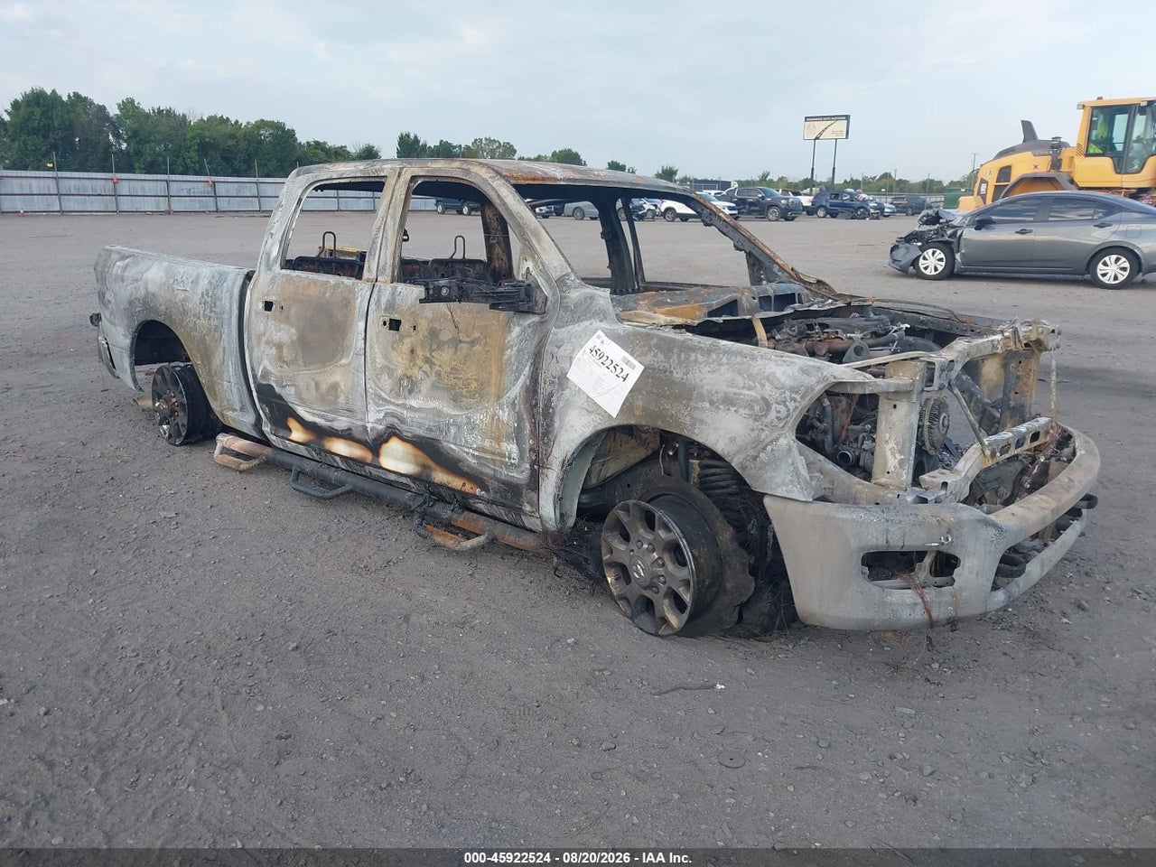 3C6UR5FL2RG****** · 2024 RAM 2500 LARAMIE  4X4 6'4 BOX
