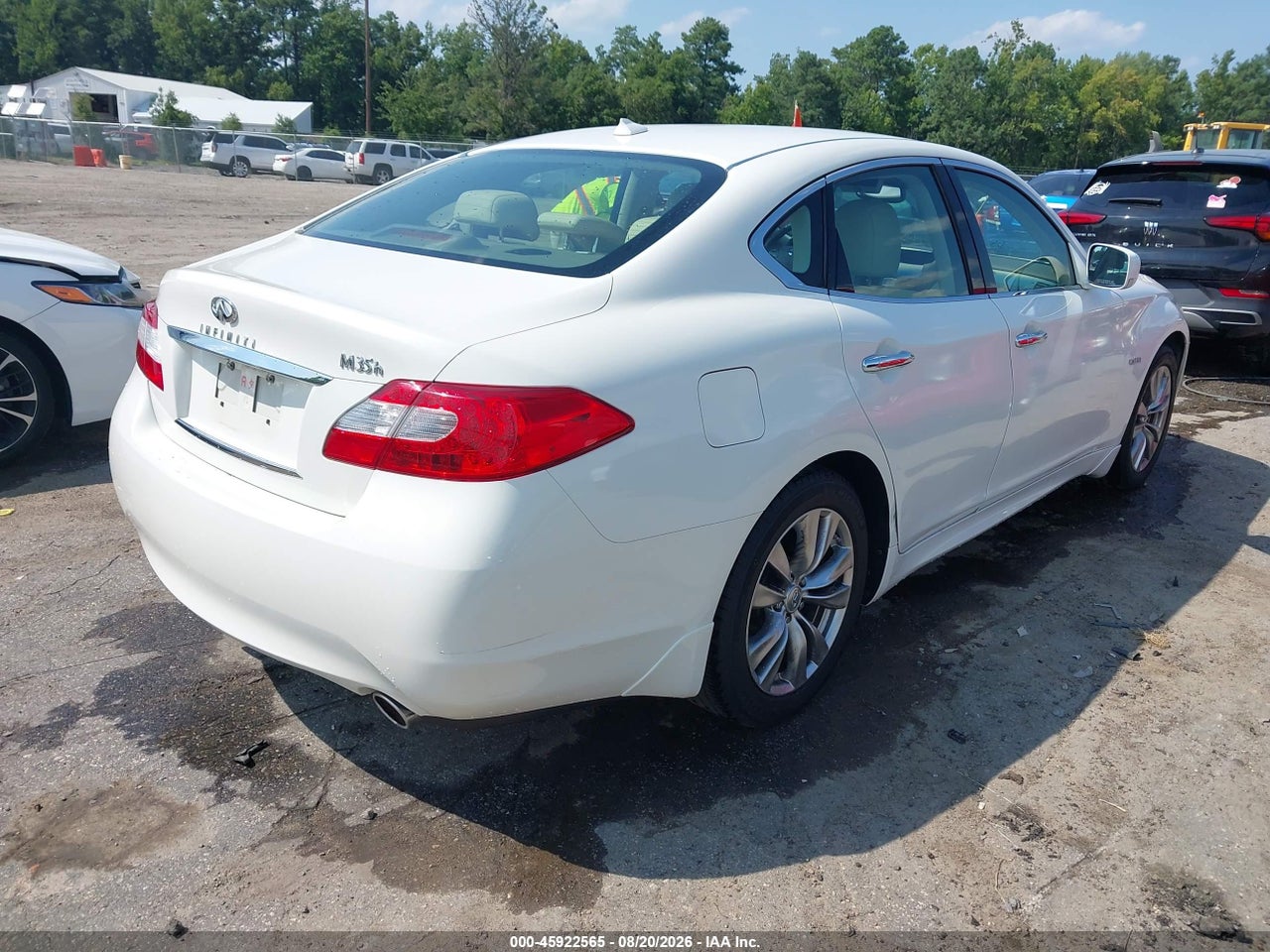 2012 INFINITI M35H · 4/11