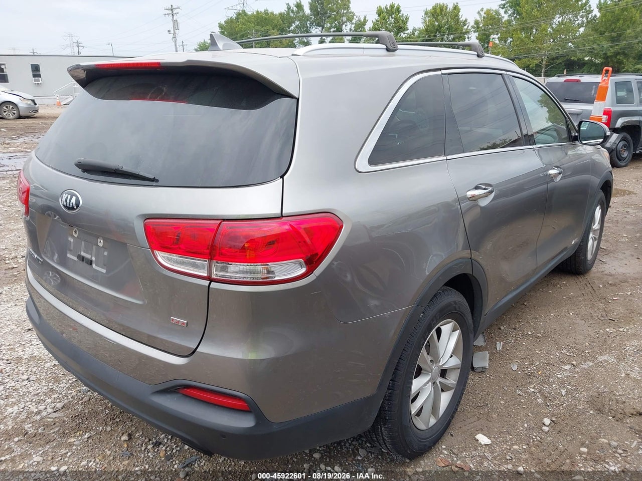 2017 KIA SORENTO 2.4L LX · 4/11