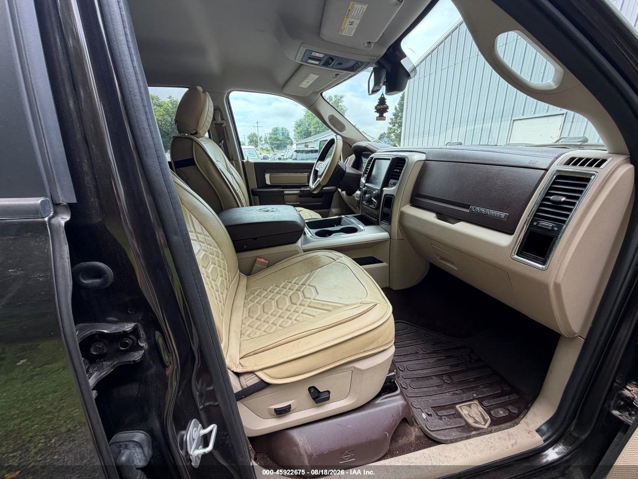 2016 RAM 1500 LARAMIE · 5/11