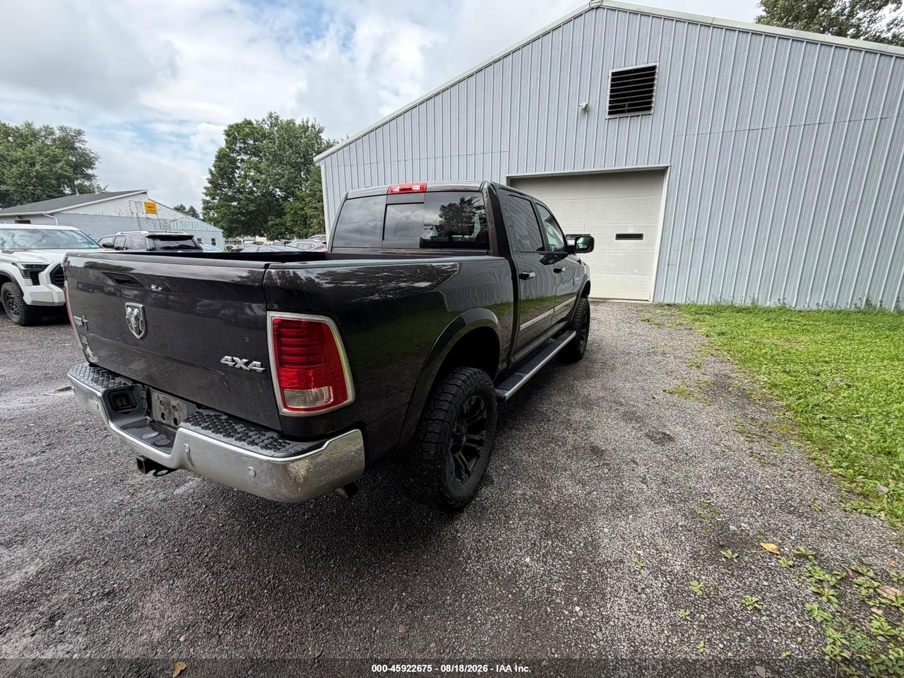 2016 RAM 1500 LARAMIE · 4/11