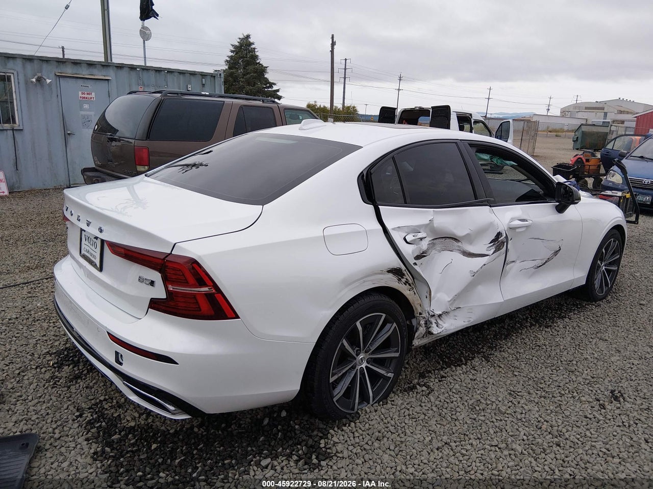 2022 VOLVO S60 B5 MOMENTUM · 4/11