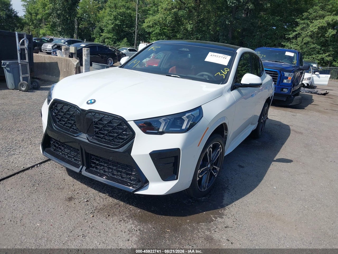 2026 BMW X2 XDRIVE28I · 2/11