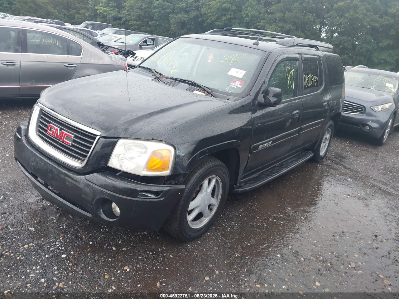 2004 GMC ENVOY XL SLE · 2/10