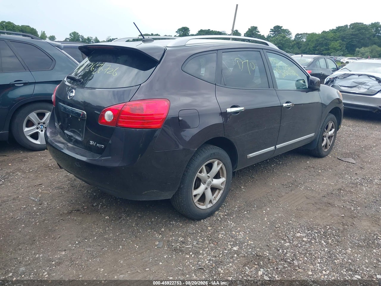 2011 NISSAN ROGUE SV · 4/10