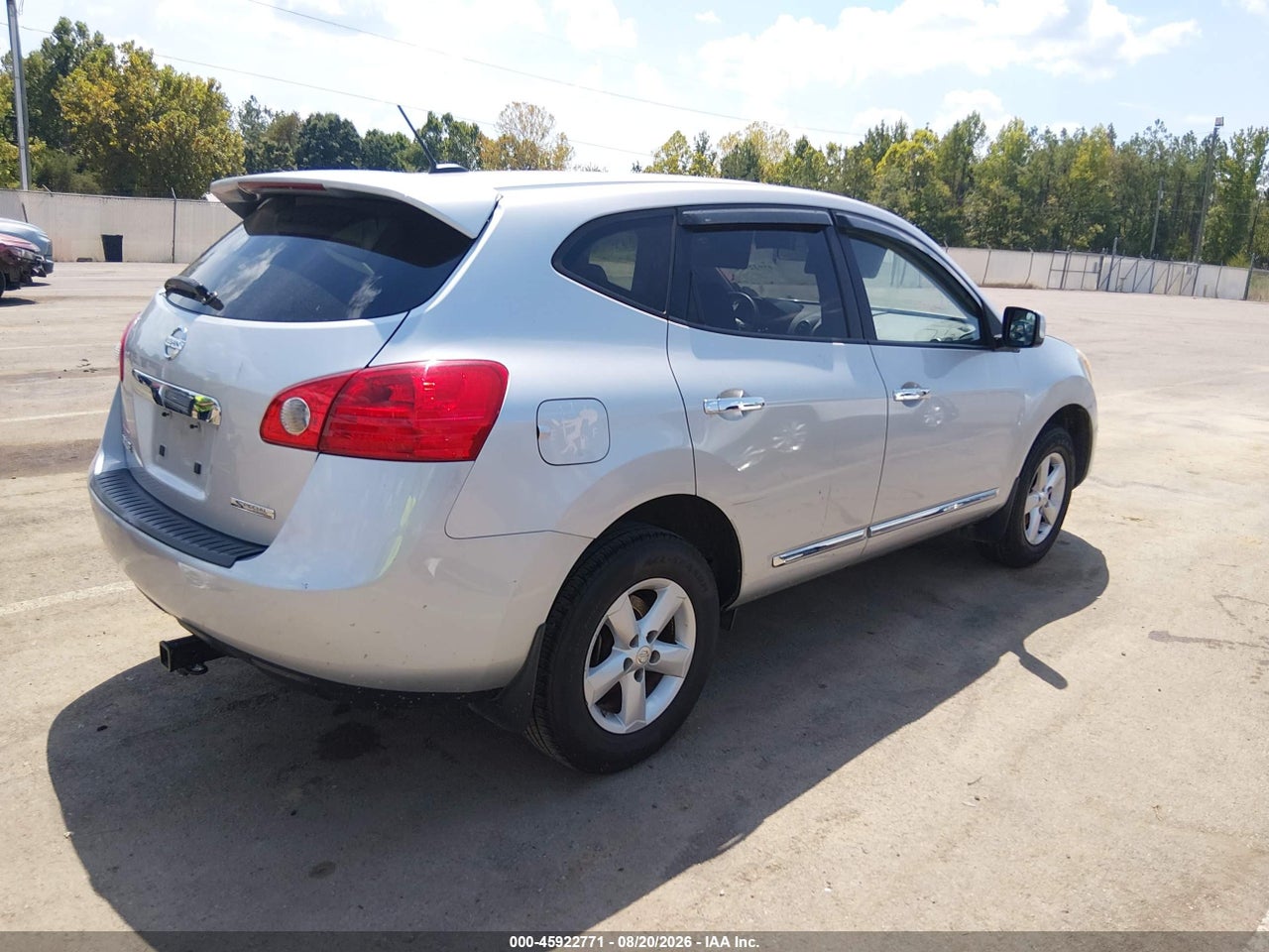 2013 NISSAN ROGUE S · 4/11