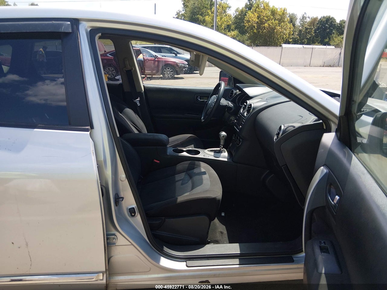 2013 NISSAN ROGUE S · 5/11