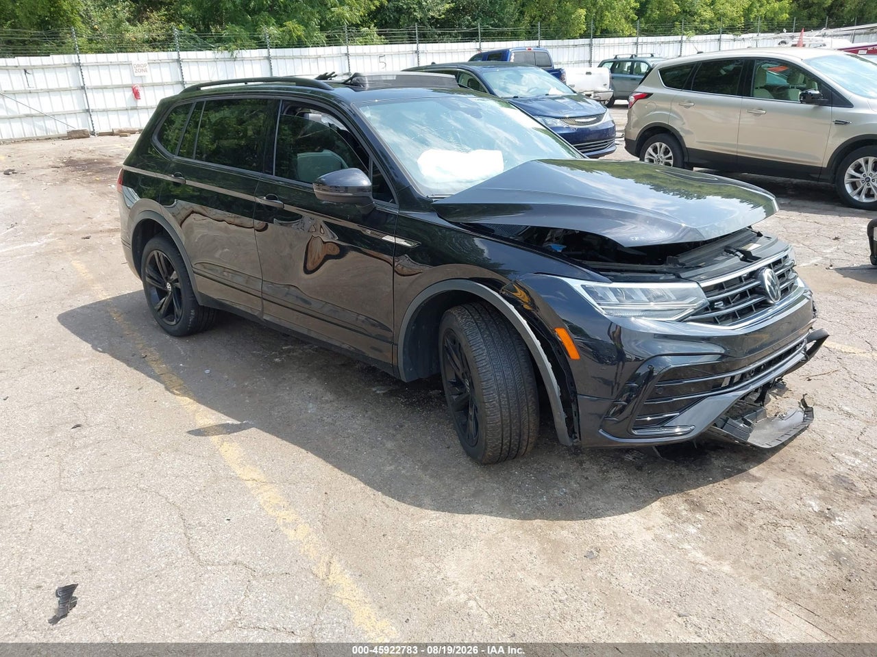 3VV8B7AX8PM****** · 2023 VOLKSWAGEN TIGUAN 2.0T SE R-LINE BLACK