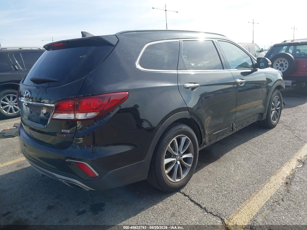 2017 HYUNDAI SANTA FE SE · 4/11