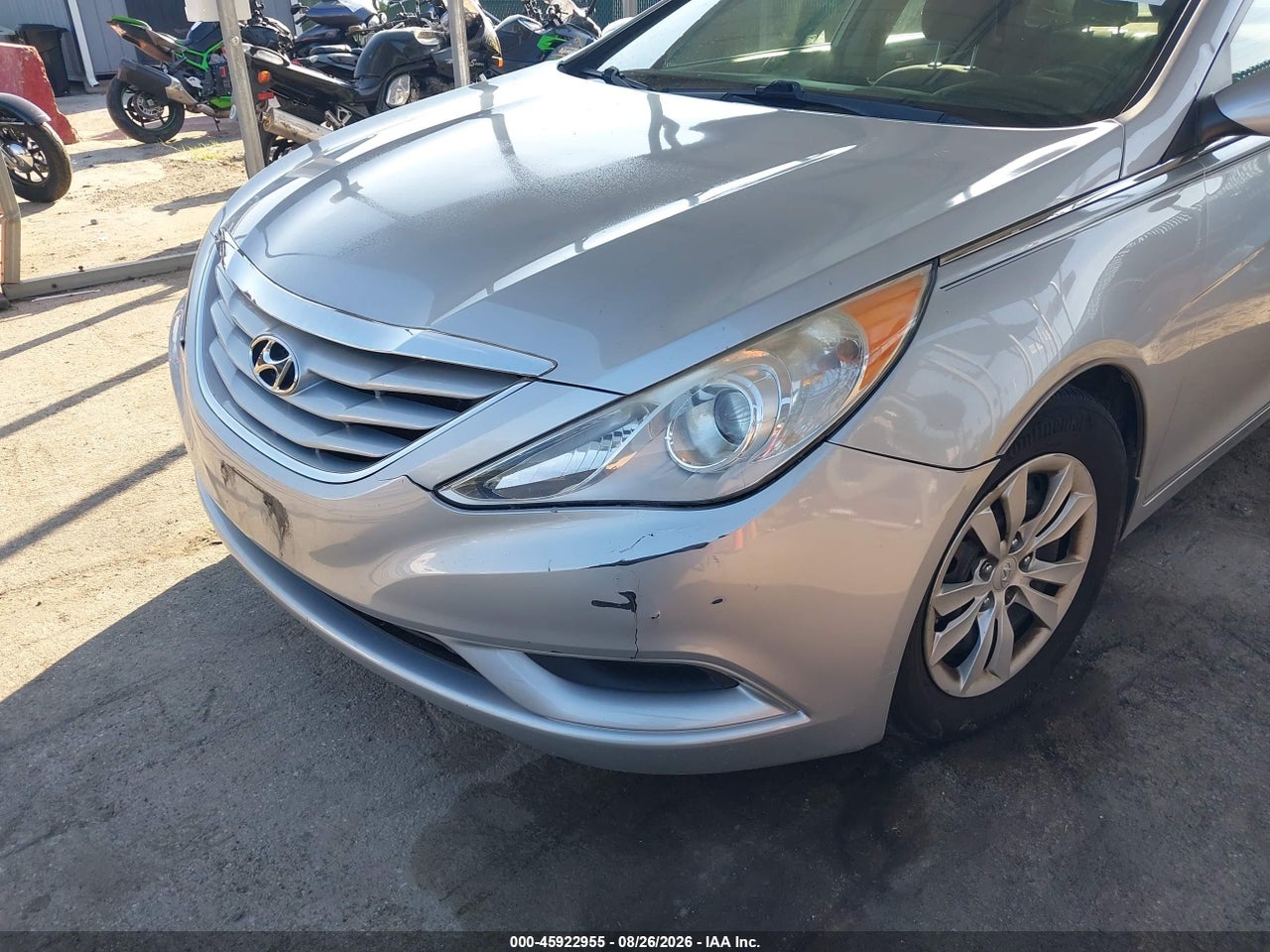 2013 HYUNDAI SONATA GLS · 6/10