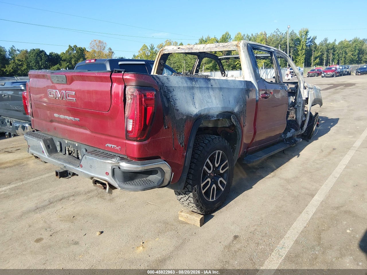 2020 GMC SIERRA 1500 4WD  SHORT BOX AT4 · 4/10