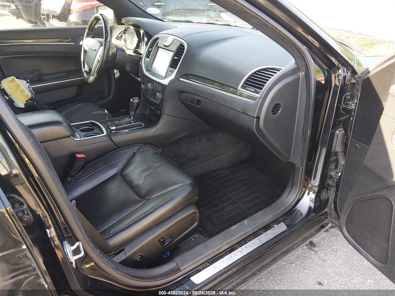 2012 CHRYSLER 300C · 5/11