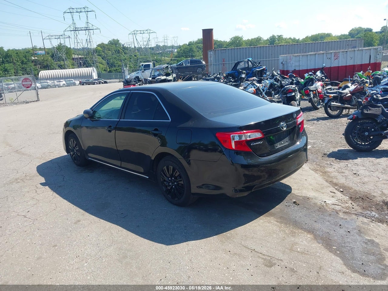 2014 TOYOTA CAMRY LE · 3/11