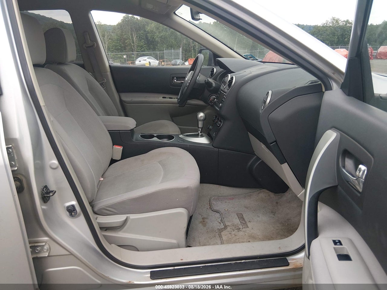 2012 NISSAN ROGUE S · 5/11