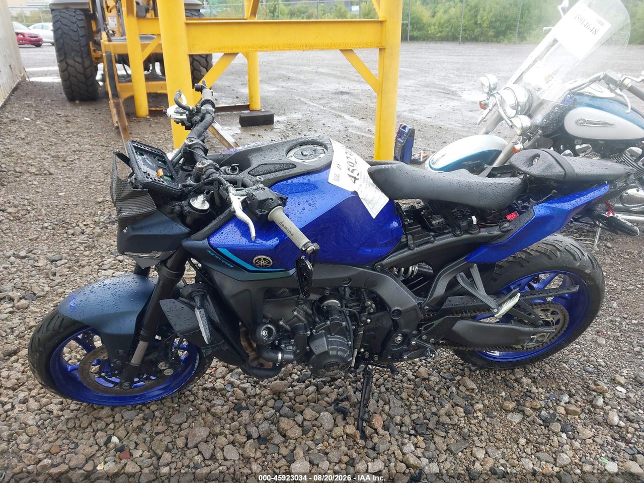 2024 YAMAHA MT09 · 2/11