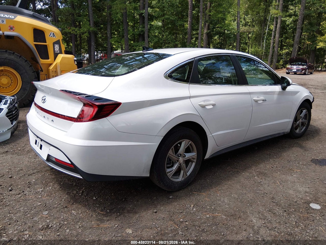 2022 HYUNDAI SONATA SE · 4/11