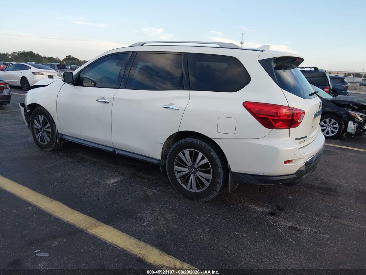 2019 NISSAN PATHFINDER S · 3/11