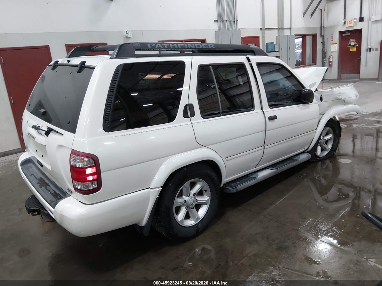 2004 NISSAN PATHFINDER SE · 4/11