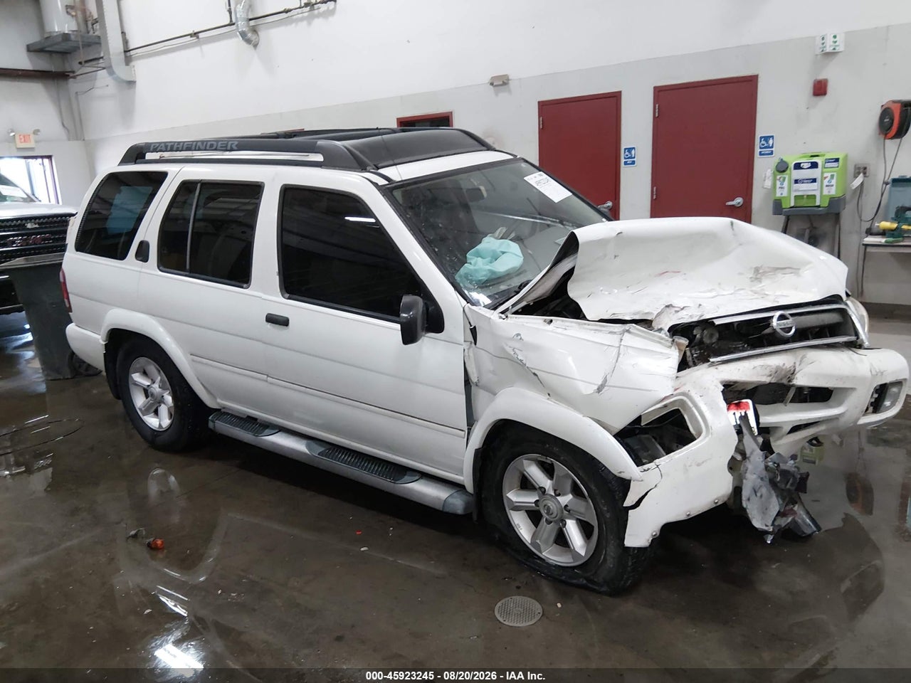 2004 NISSAN PATHFINDER SE