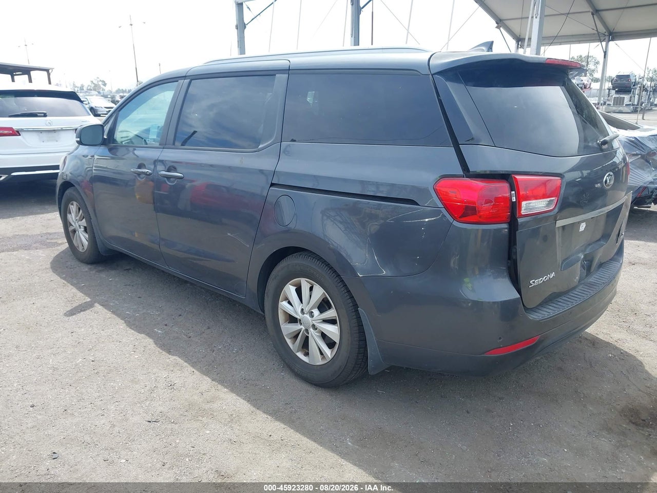 2017 KIA SEDONA LX · 3/10