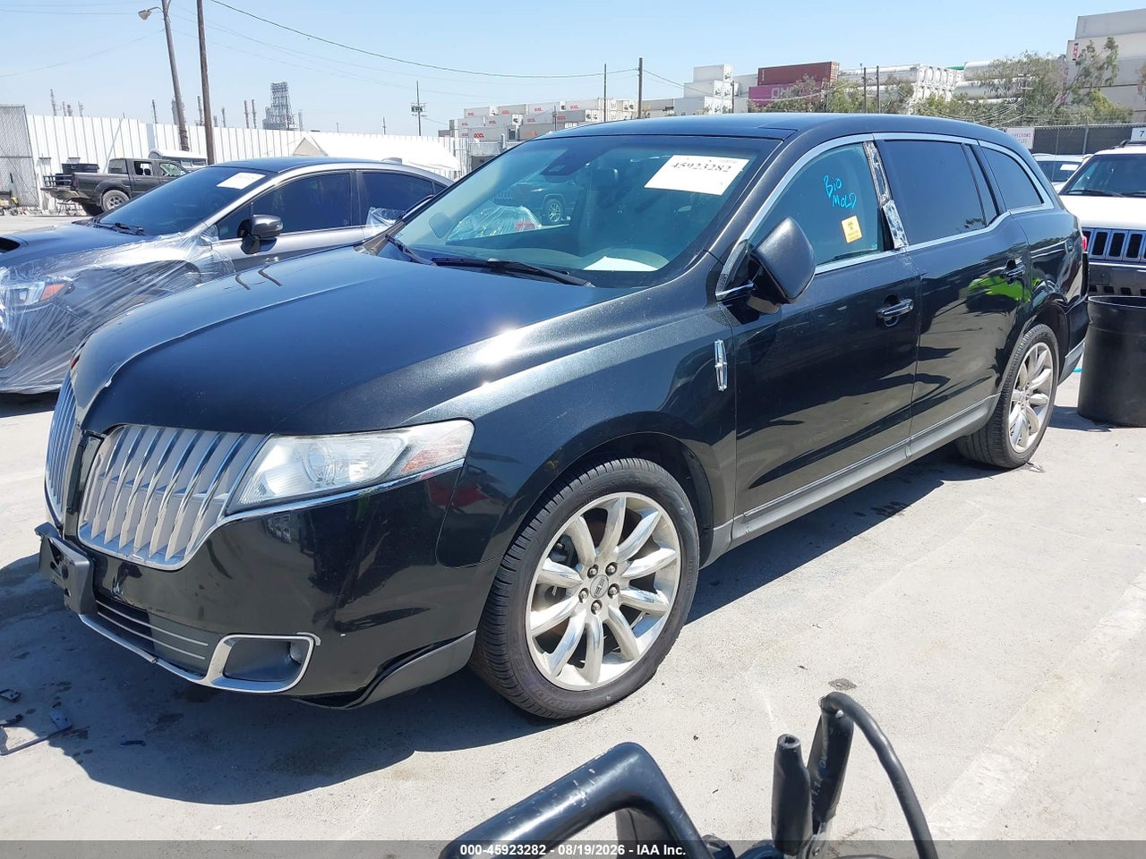 2010 LINCOLN MKT · 2/11