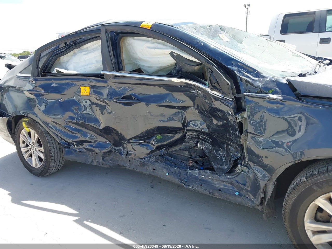 2013 HYUNDAI SONATA GLS · 6/10