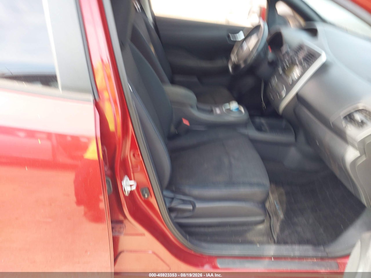 2013 NISSAN LEAF S · 5/11