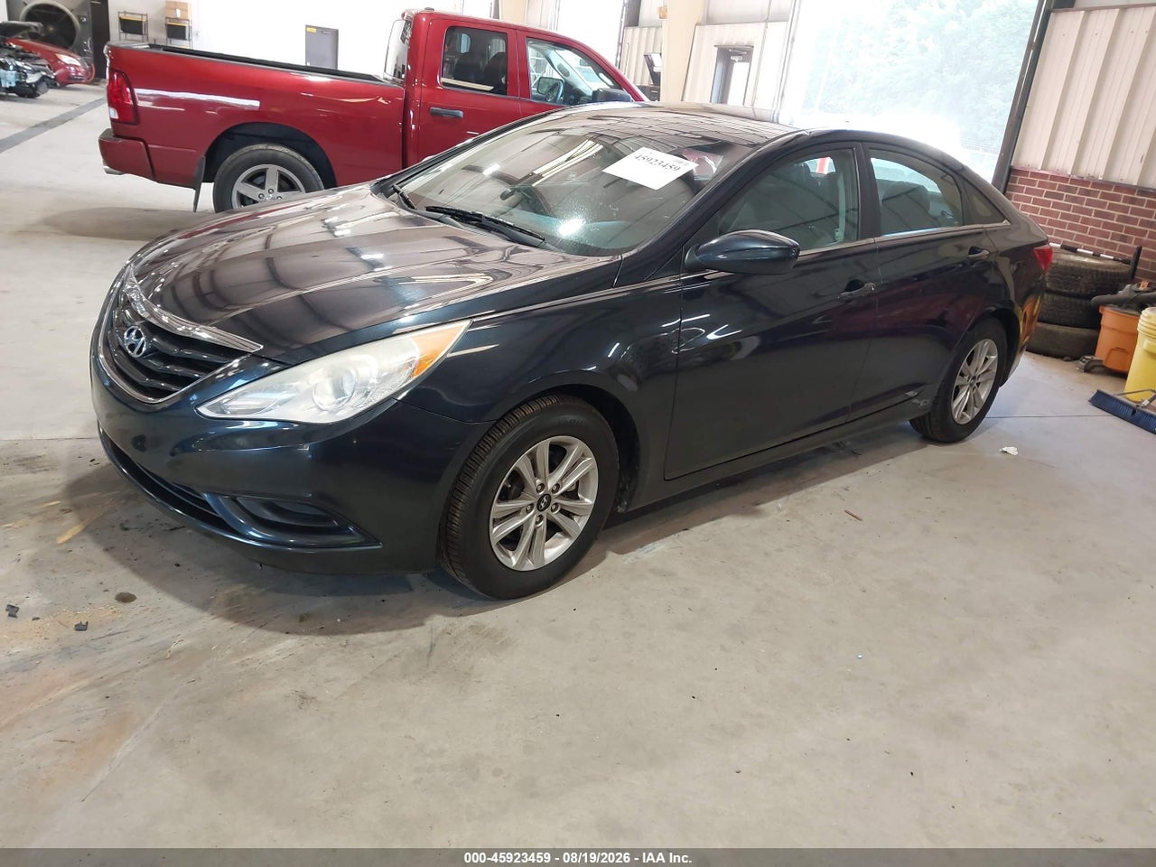 2013 HYUNDAI SONATA GLS · 2/11