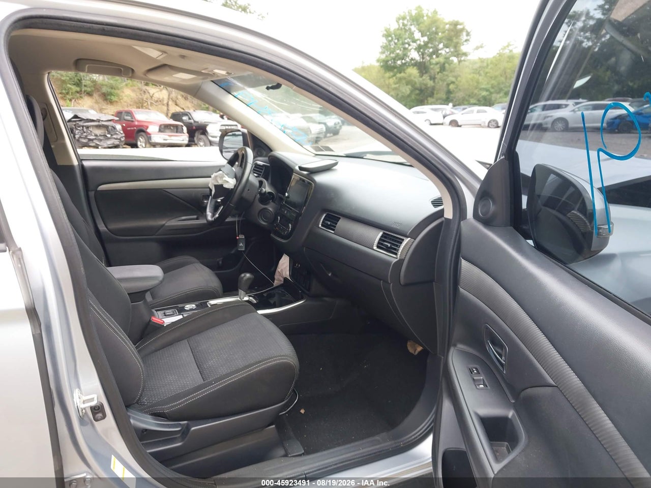 2017 MITSUBISHI OUTLANDER SE · 5/11