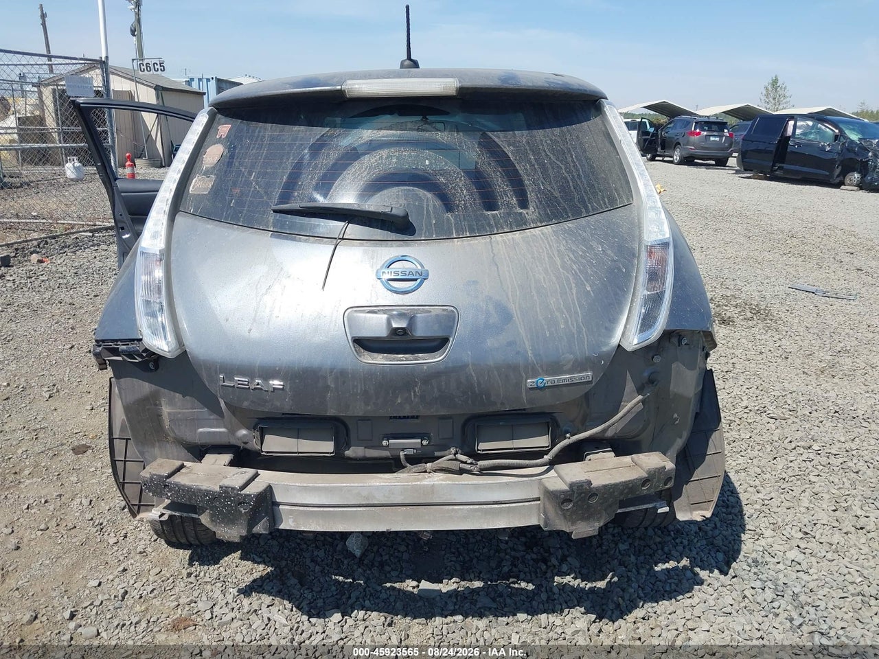 2015 NISSAN LEAF S · 6/11