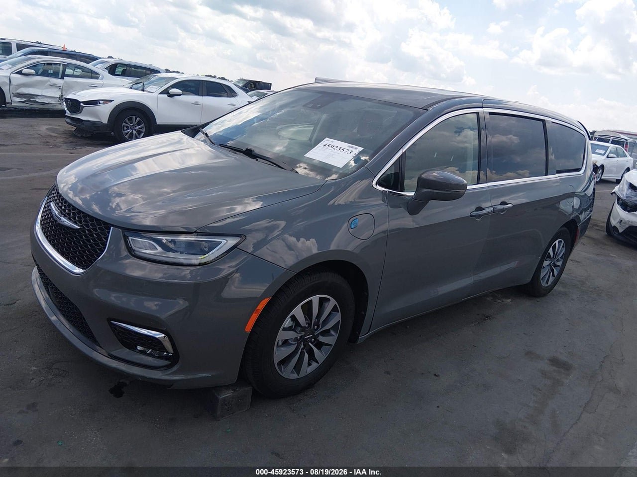 2022 CHRYSLER PACIFICA HYBRID TOURING L · 2/11