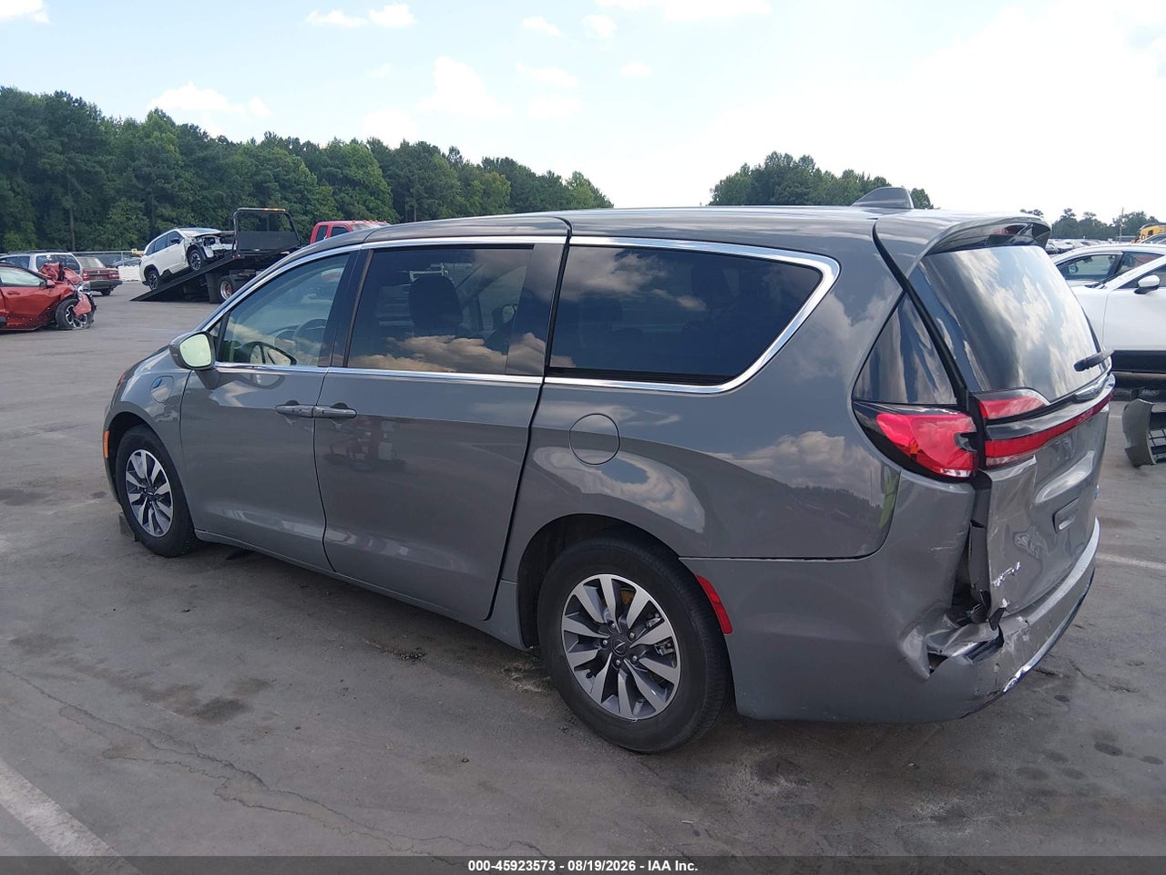 2022 CHRYSLER PACIFICA HYBRID TOURING L · 3/11