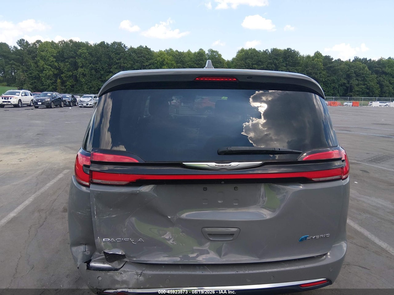 2022 CHRYSLER PACIFICA HYBRID TOURING L · 6/11