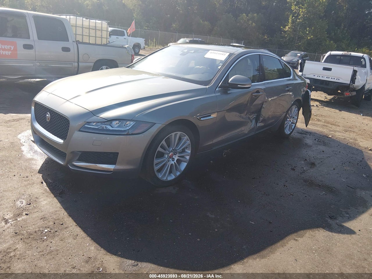 2020 JAGUAR XF 25T PREMIUM AWD AUTOMATIC · 2/11