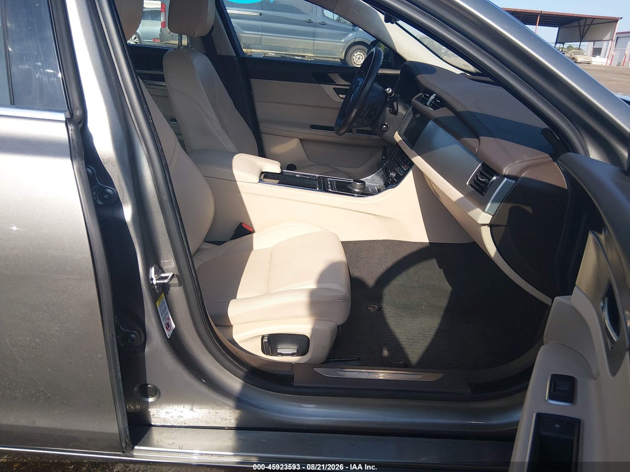 2020 JAGUAR XF 25T PREMIUM AWD AUTOMATIC · 5/11