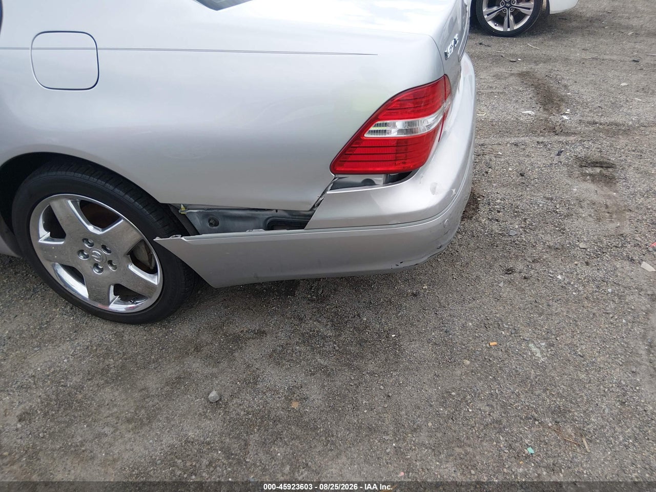 2005 LEXUS LS 430 · 6/11