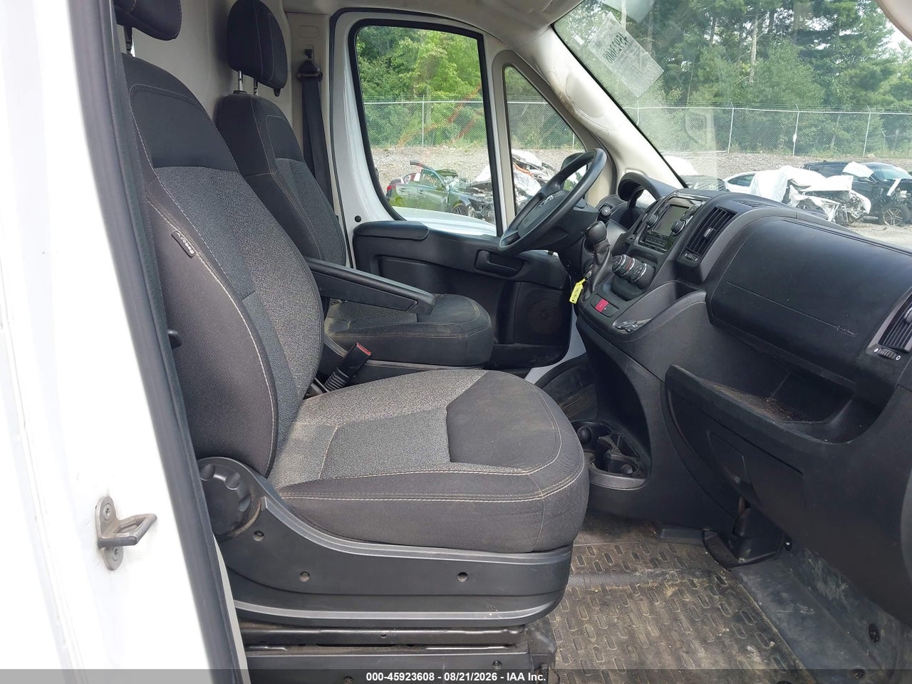 2020 RAM PROMASTER 2500 · 5/11