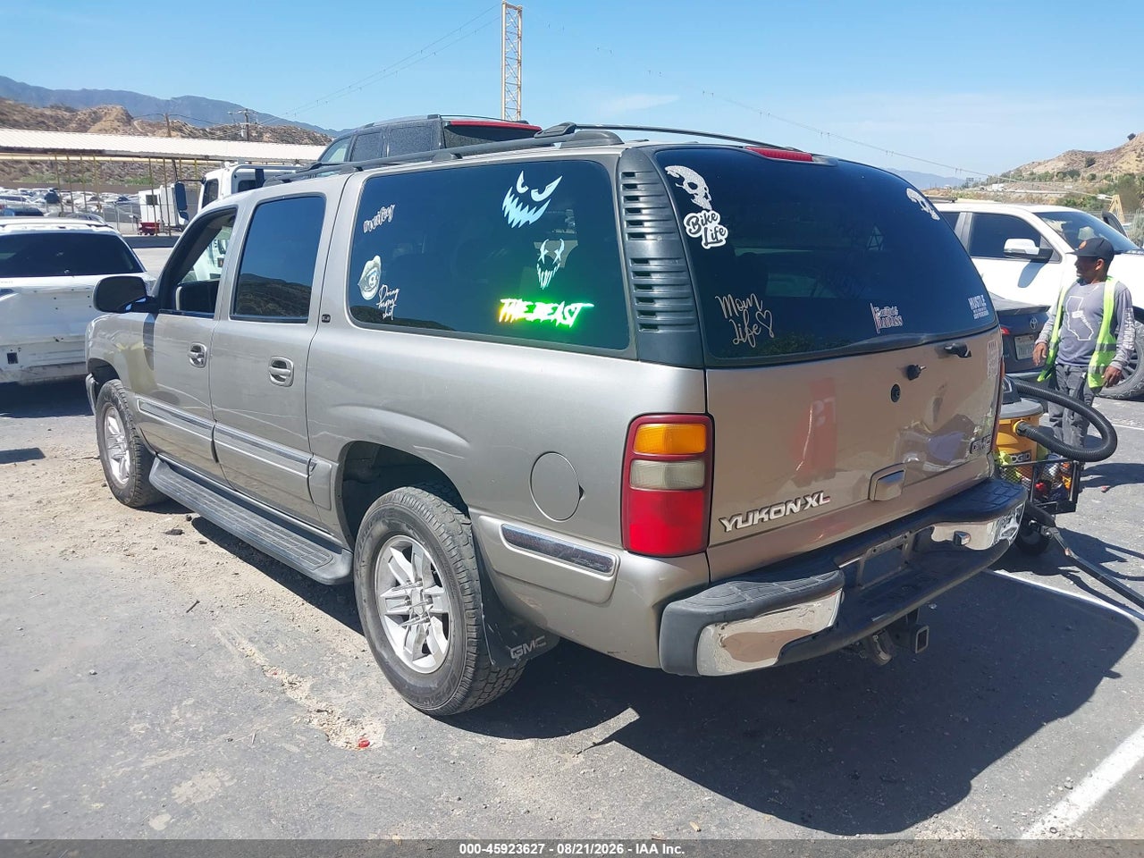 2000 GMC YUKON XL 1500 SLE · 3/11