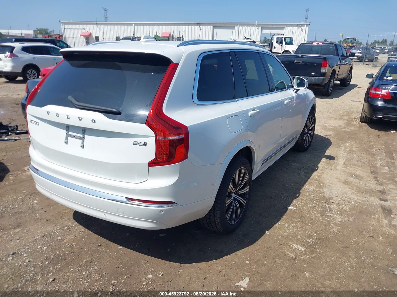 2023 VOLVO XC90 B6 PLUS 7-SEATER · 4/11