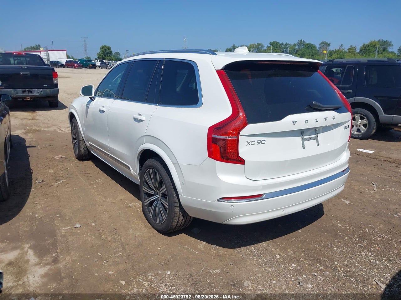2023 VOLVO XC90 B6 PLUS 7-SEATER · 3/11
