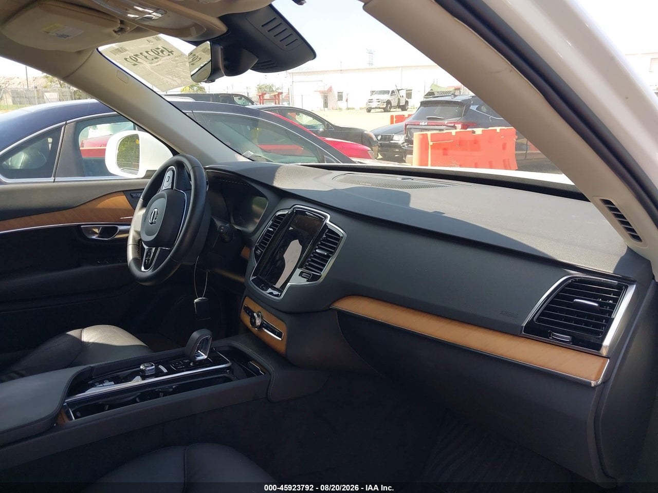 2023 VOLVO XC90 B6 PLUS 7-SEATER · 5/11