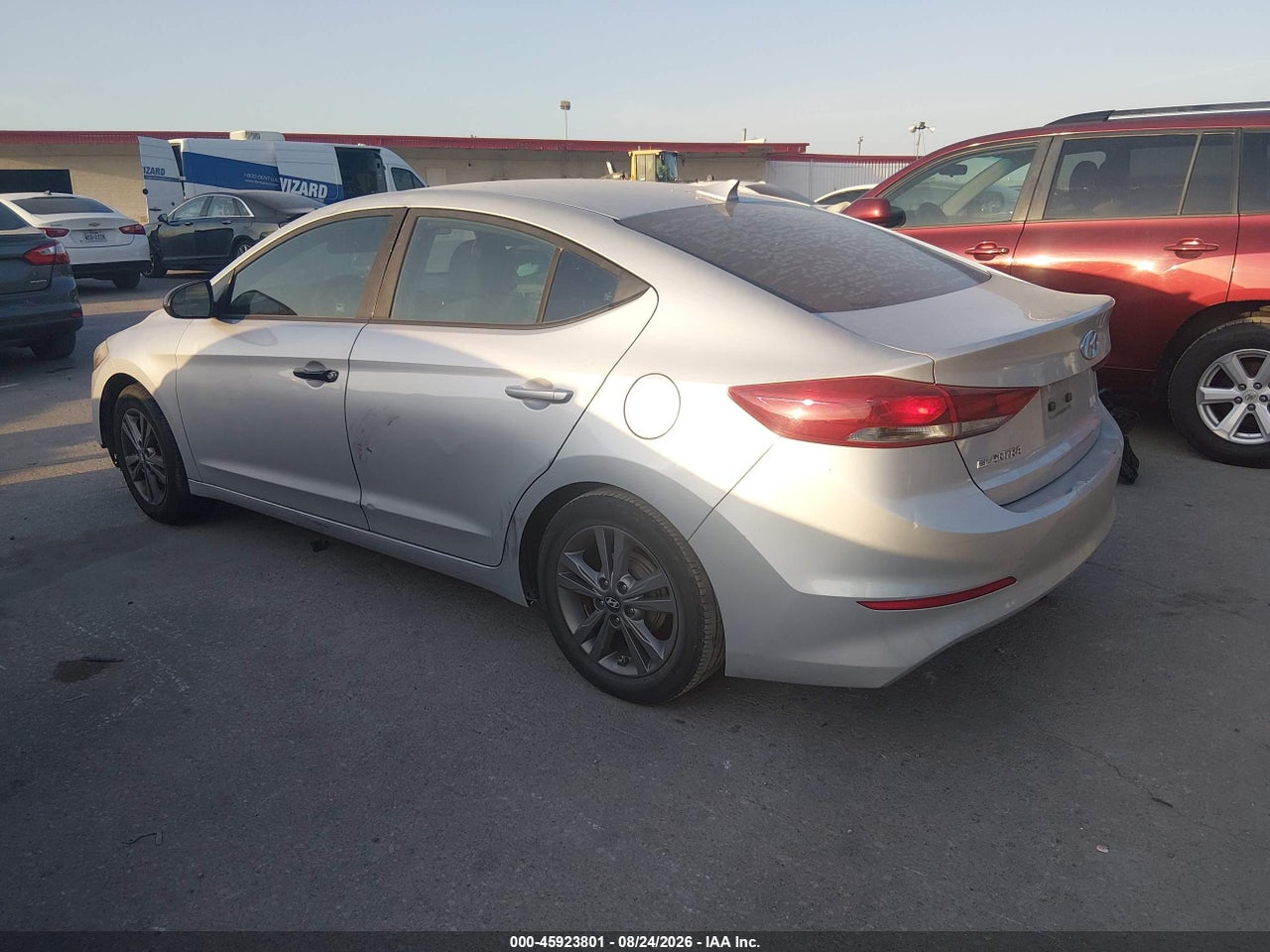 2017 HYUNDAI ELANTRA SE · 3/10