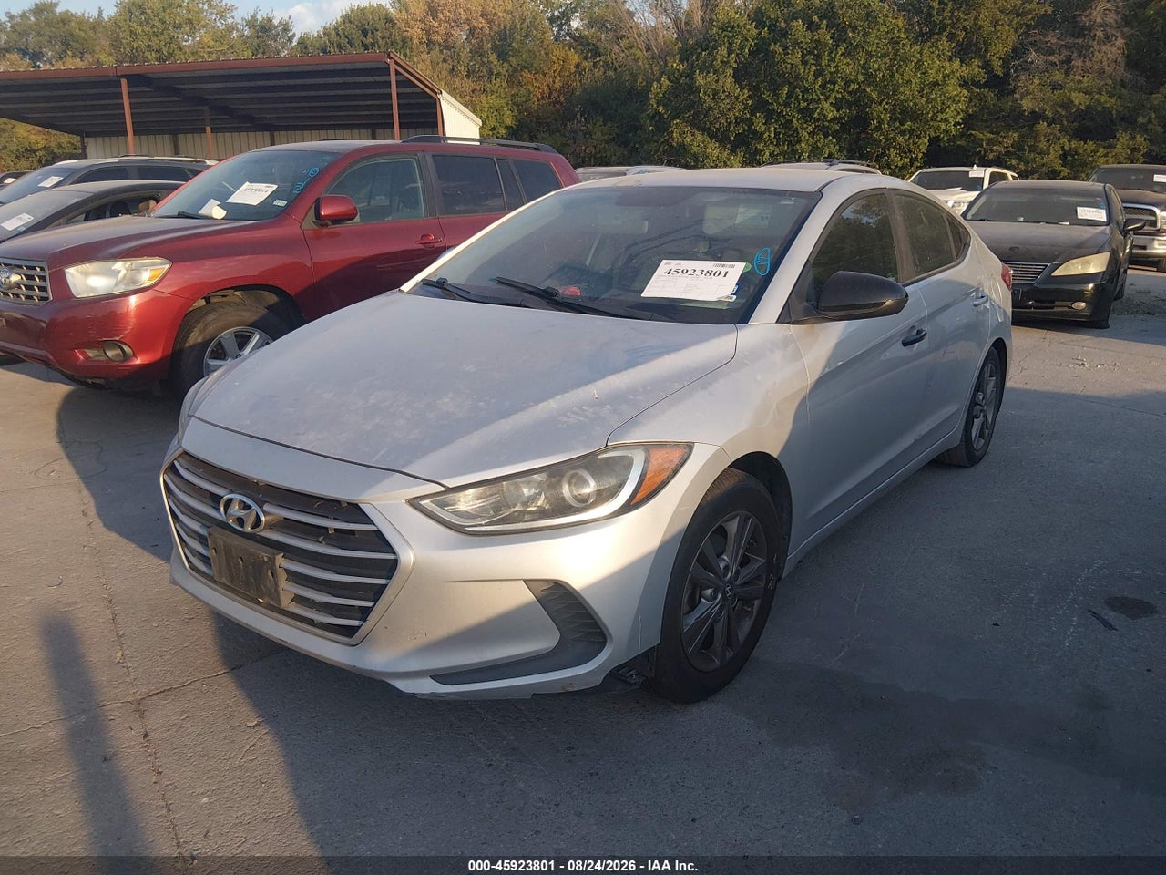 2017 HYUNDAI ELANTRA SE · 2/10