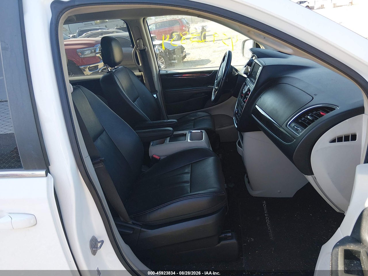 2015 CHRYSLER TOWN &amp; COUNTRY TOURING · 5/11