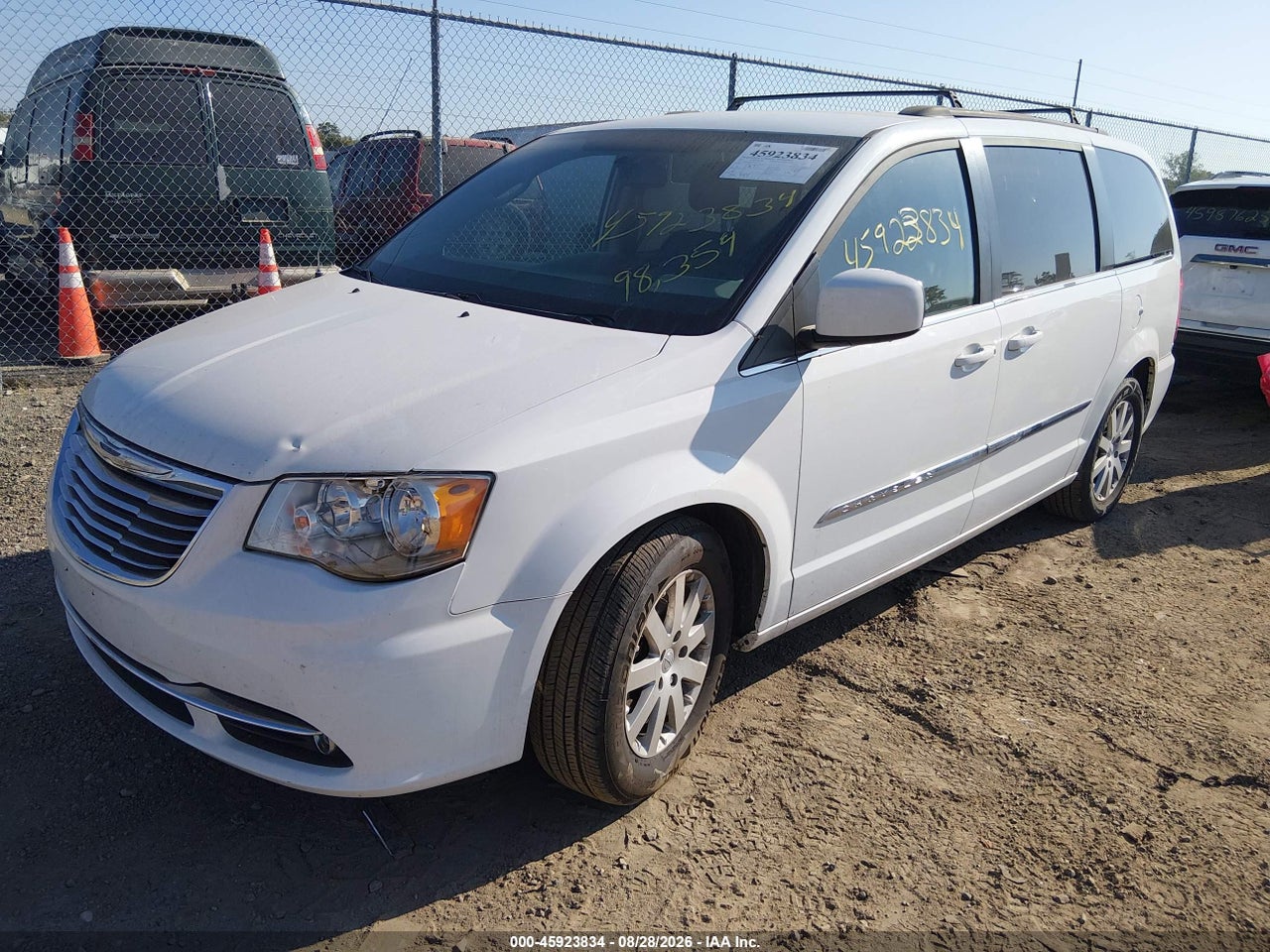 2015 CHRYSLER TOWN &amp; COUNTRY TOURING · 2/11