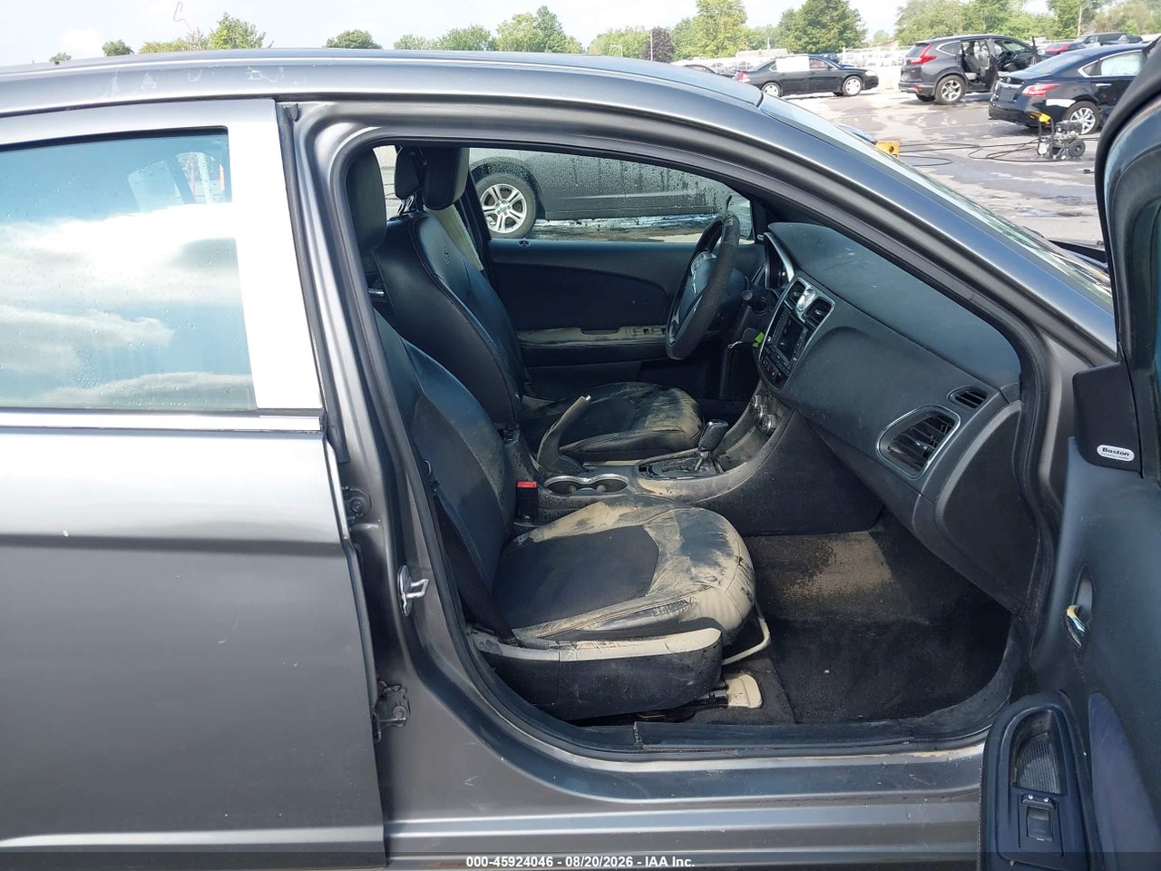 2011 CHRYSLER 200 S · 5/10