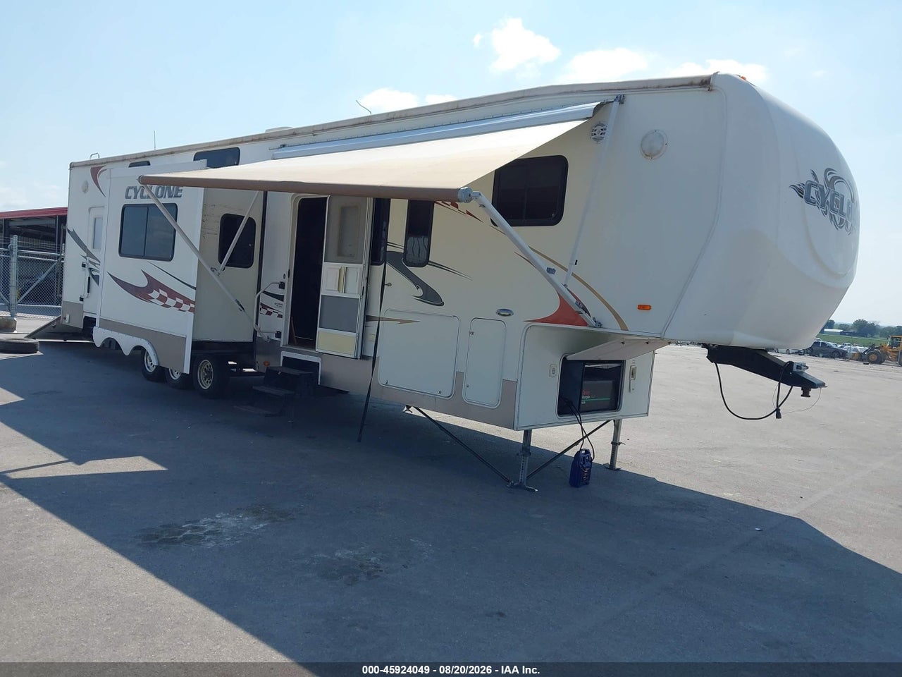 5SFGF40387E****** · 2007 HEARTLAND RV CYCLONE TOY HAULER