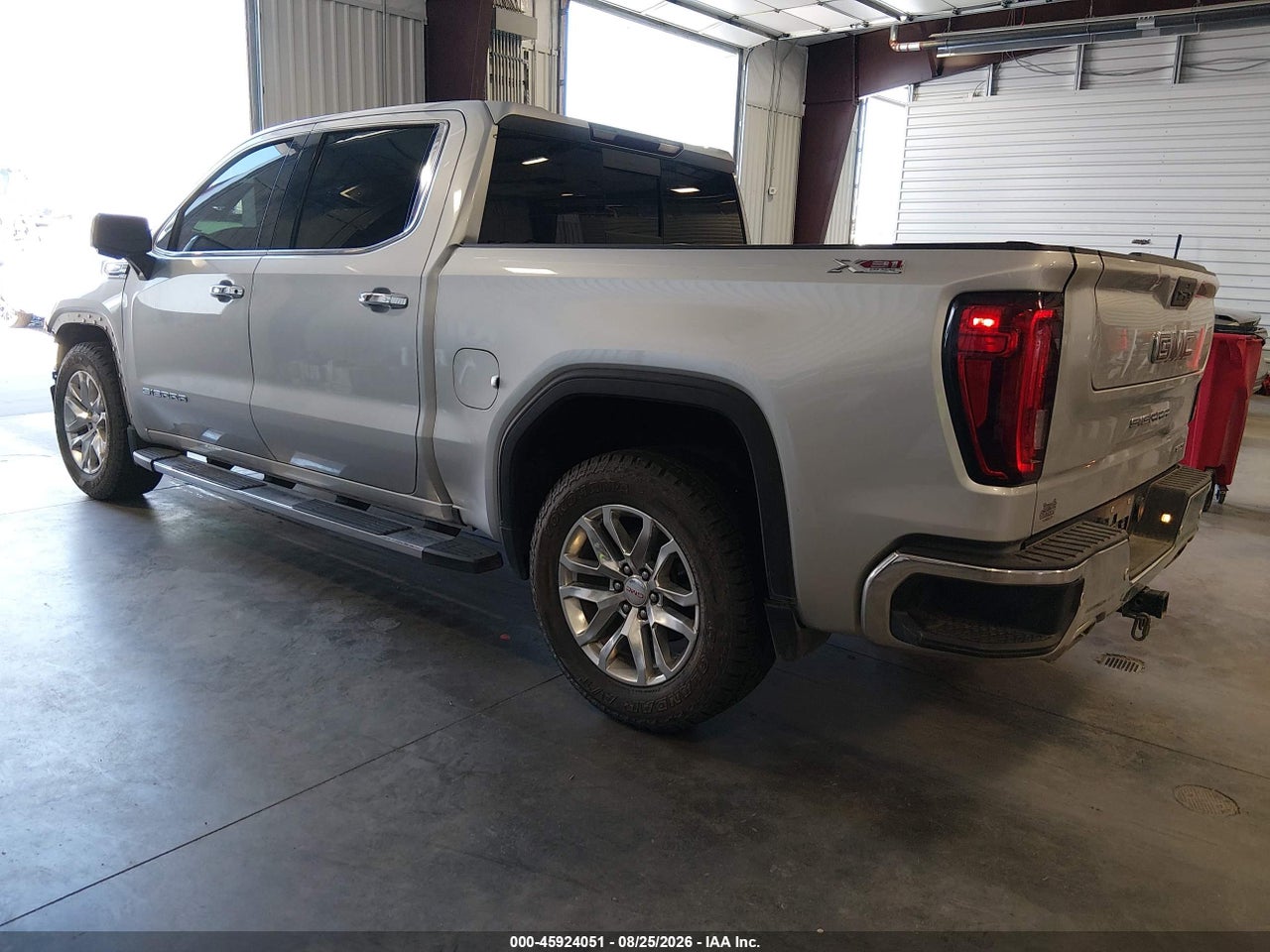 2021 GMC SIERRA 1500 4WD  SHORT BOX SLT · 3/11